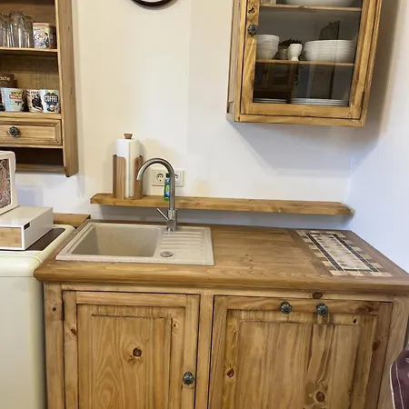 Reni's 4 Sterne * Λεβερκούζεν