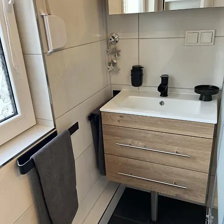 Reni's 4 Sterne * Λεβερκούζεν